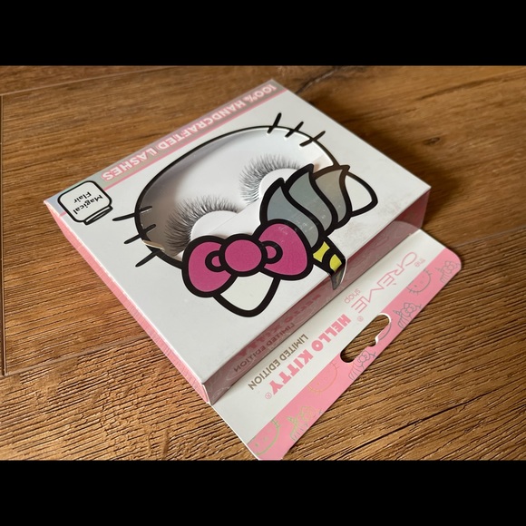HELLO KITTY-NWT Fake Eye Lashes - Picture 3 of 6